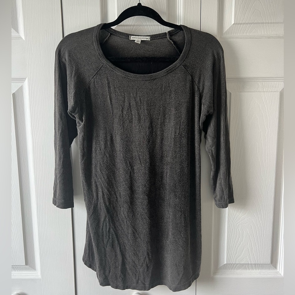 American eagle quarter length long sleeve top